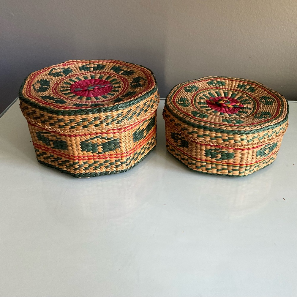 Vintage Sweetgrass Lidded Nesting Basket Set Of 2